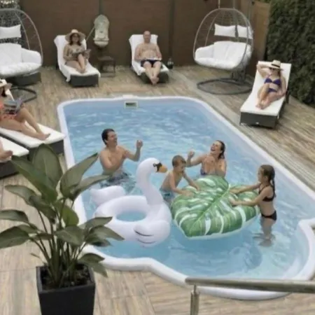 Wellness -Residenz Ehrhardt Urlaub Mit Pool Und Garten Ferienwohnung Im Herzen Von Halberstadt * Halberstadt